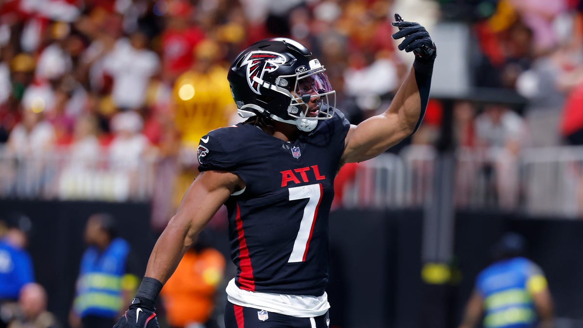 Bijan Robinson wins NFC offensive award