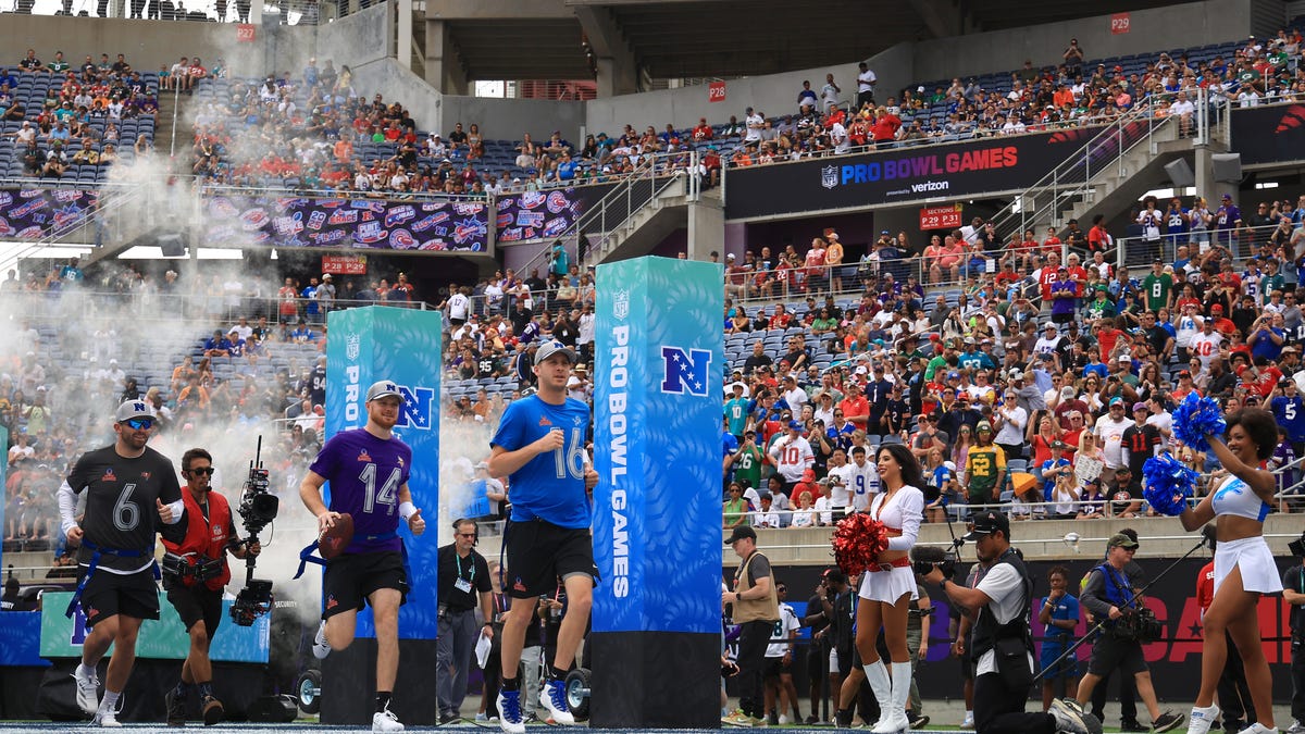 Darnold vs Mayfield reignites old draft debate