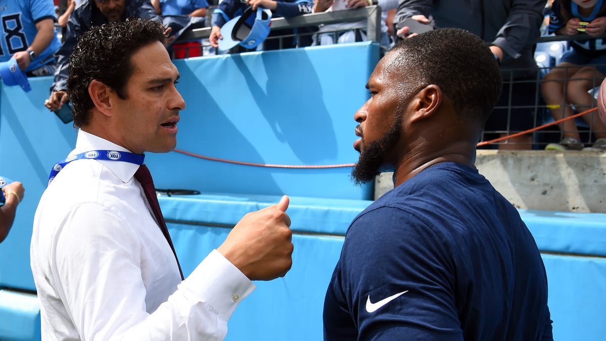 Who is replacing Mark Sanchez for the Raiders-Colts Fox broadcast?