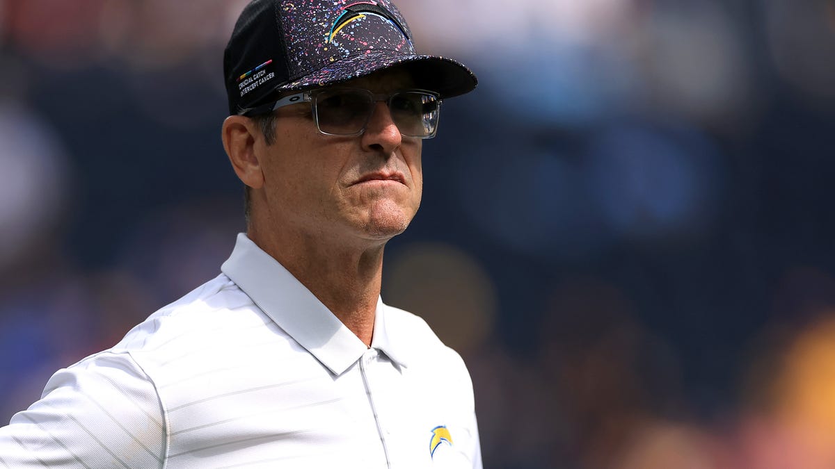 Thursday Night Football channel and odds for Vikings vs Chargers