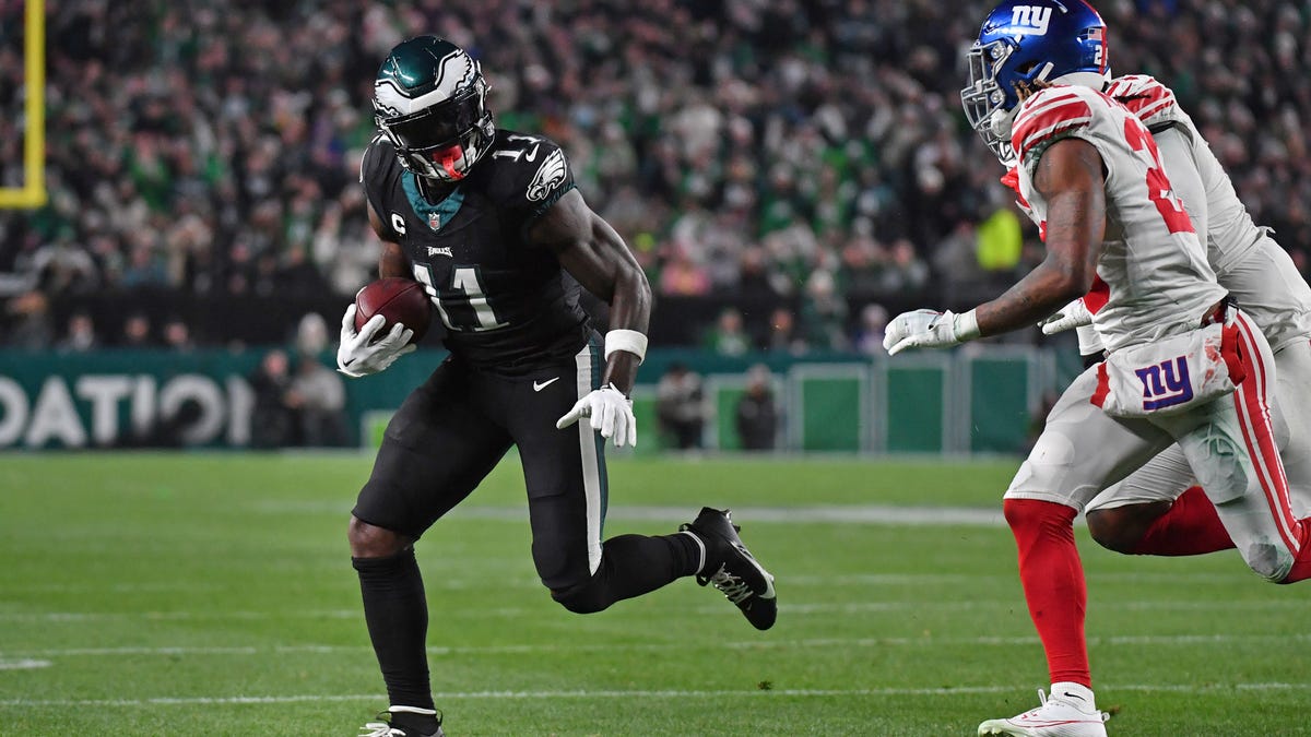 Who plays 'Thursday Night Football' in Week 6? What channel is it on?