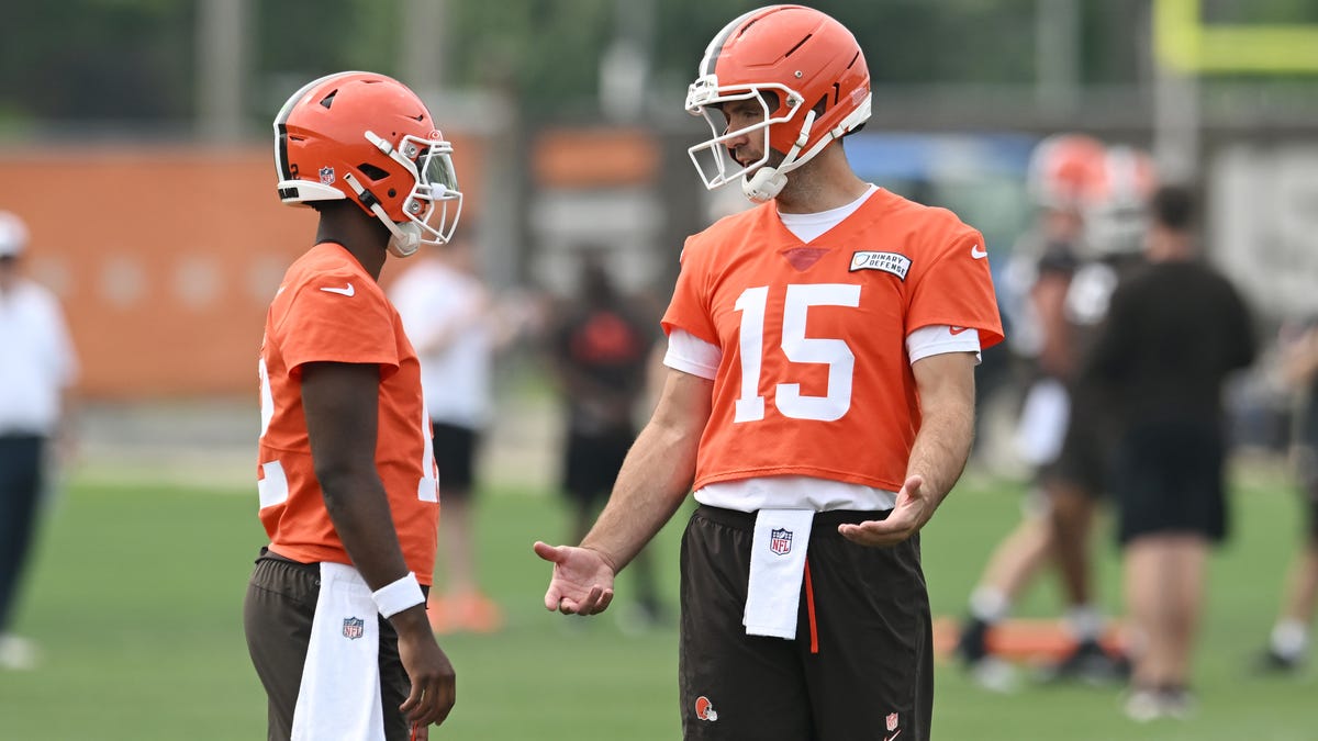 Shedeur Sanders says traded Joe Flacco 'helped me a lot'