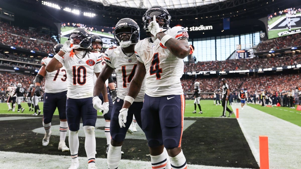 Commanders vs. Bears spread, line, over/under