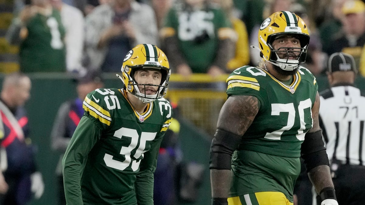 Packers were delayed 5 hours before departing Green Bay for Phoenix