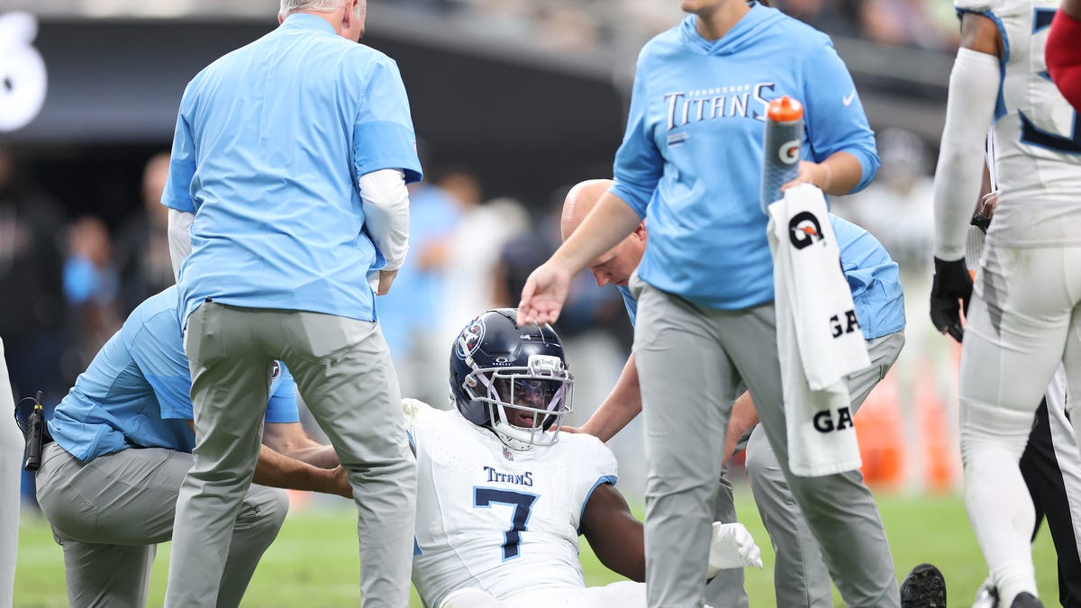 Tennessee Titans place rookie Femi Oladejo on injured reserve
