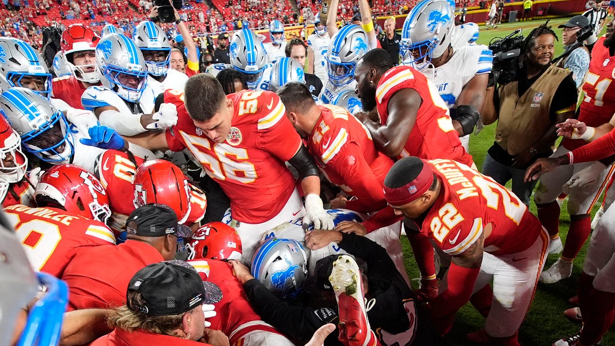 JuJu Smith-Schuster hit by Brian Branch postgame