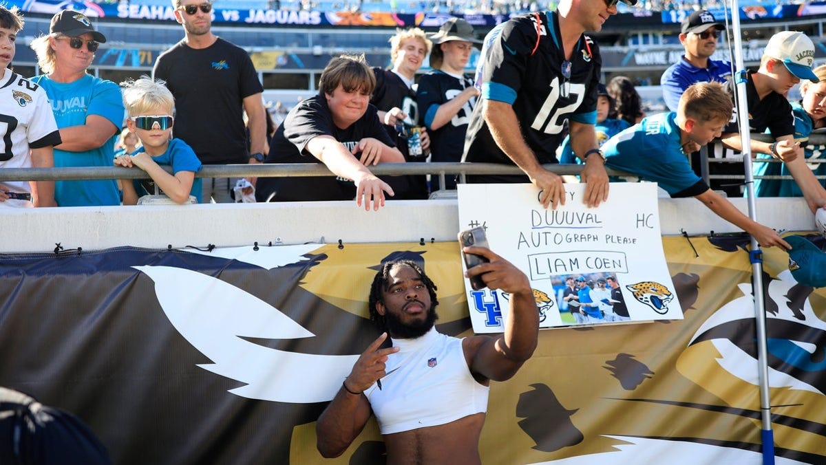 Bhayshul Tuten player props odds, tips and betting trends for Week 9