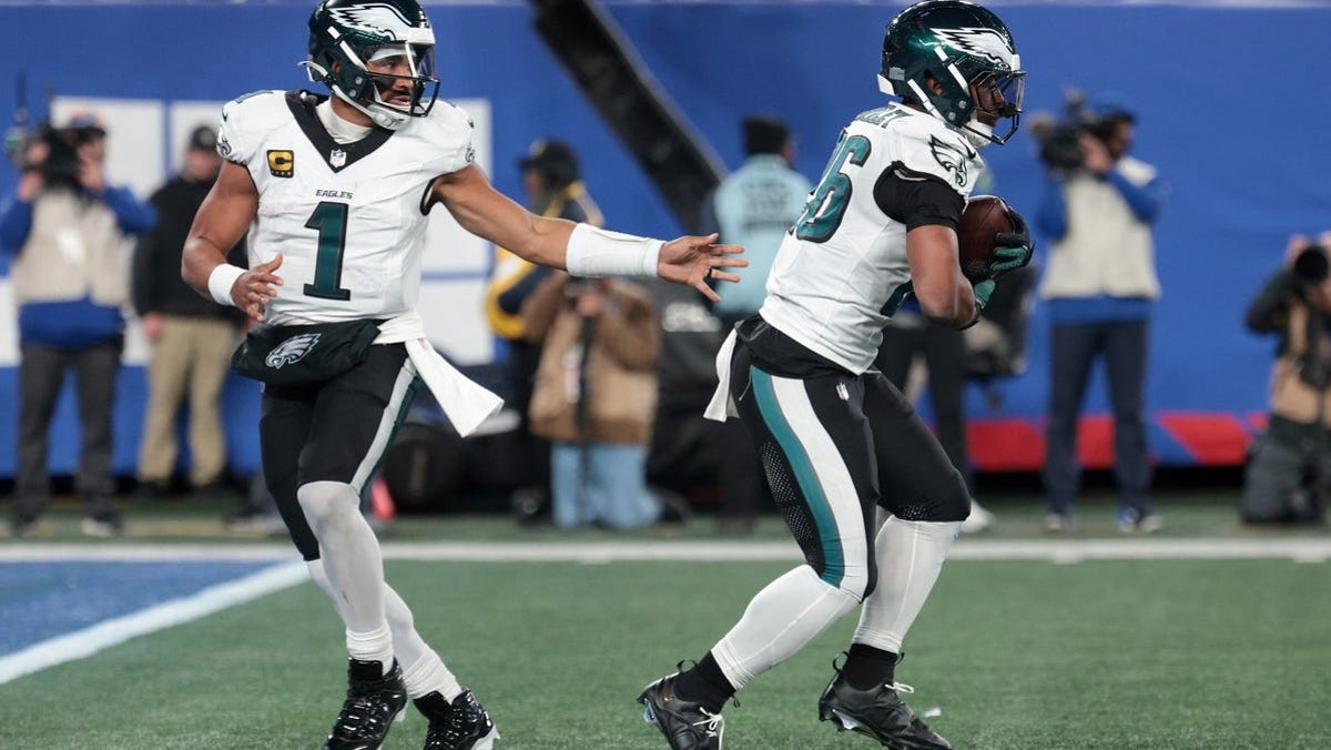 Jalen Hurts player props odds, tips and betting trends for Week 7