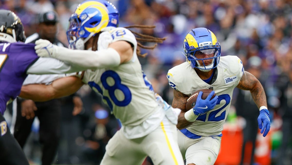 Blake Corum player props odds, tips and betting trends for Week 7