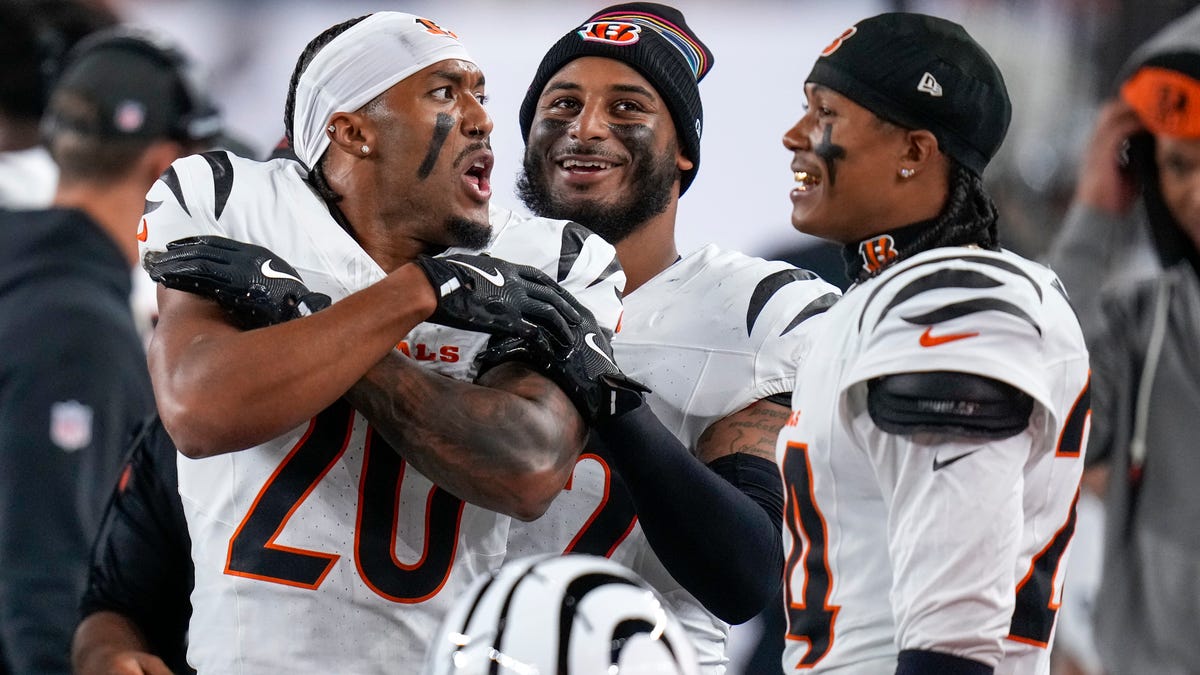 Bengals defensive back DJ Turner injured vs Jets in NFL Week 8