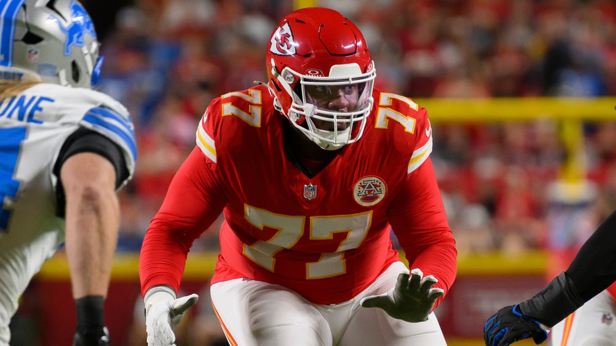 Detroit Consortium's Jaylon Moore comes to the rescue for Chiefs, Patrick Mahomes