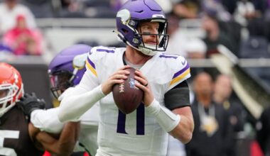 Minnesota Vikings starting Carson Wentz vs Eagles, per reports
