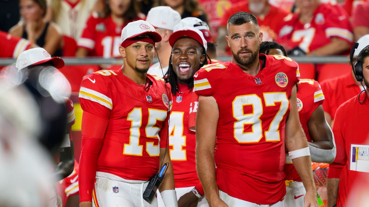 Chiefs WR Rice returns after suspension; Wentz to start for Vikings