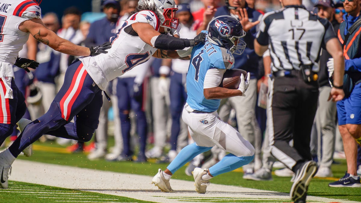 Former Titans WR Tyler Lockett signs with Raiders