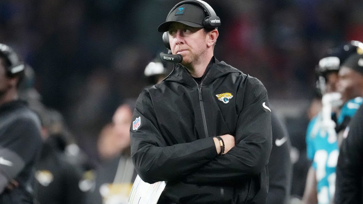 Behind the scenes look at Liam Coen's leadership style with Jaguars