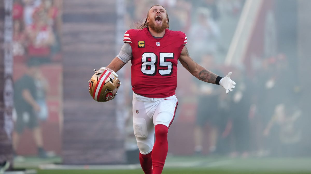 Who do experts predict will win in Week 8?