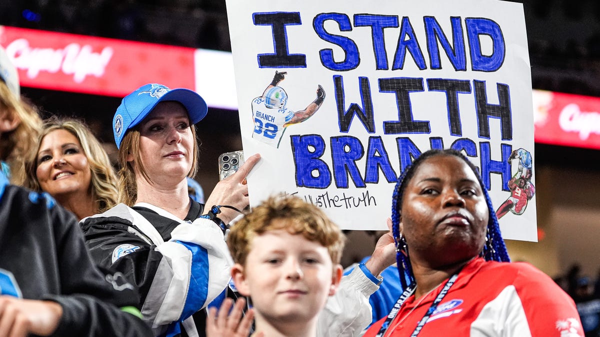 Weird Detroit Lions double-replay review vs Bucs leads to 3 points