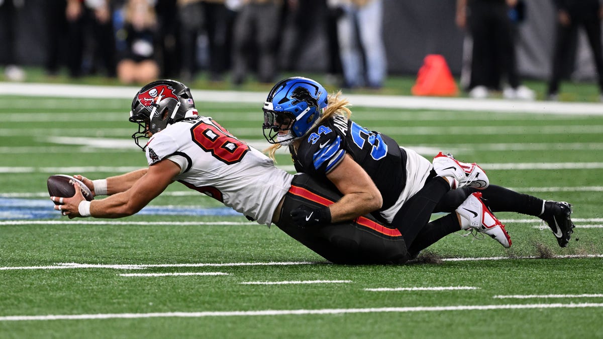 Keys for the Bucs' offense against the Saints's defense in Week 8