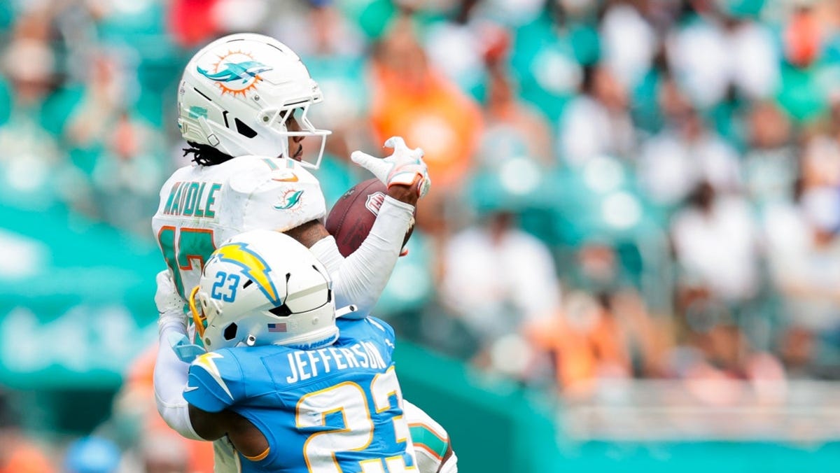 Jaylen Waddle injury update, status vs. Falcons in Week 8