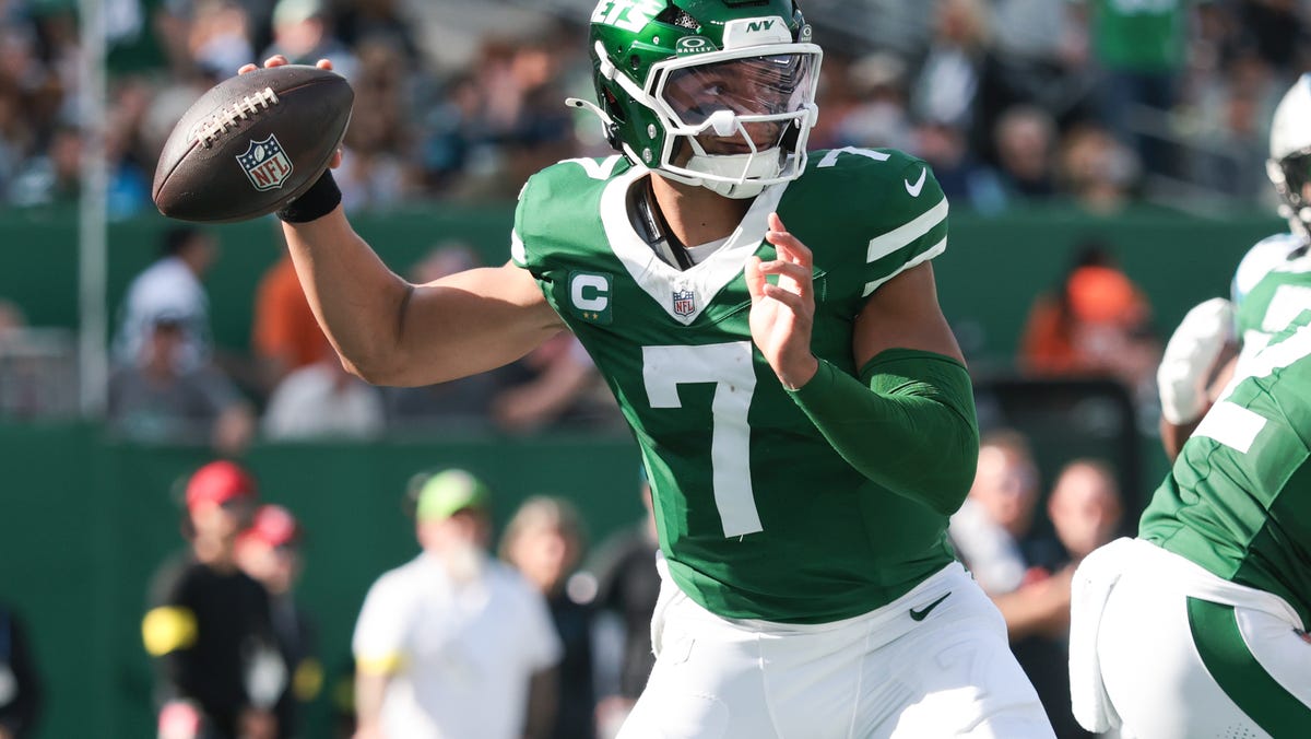 Justin Fields will start at QB for NY Jets vs. Bengals, per report