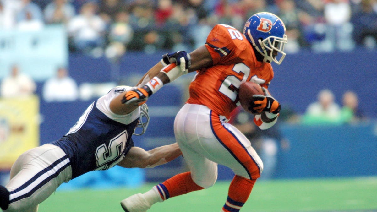 Broncos look to extend winning streak over Cowboys