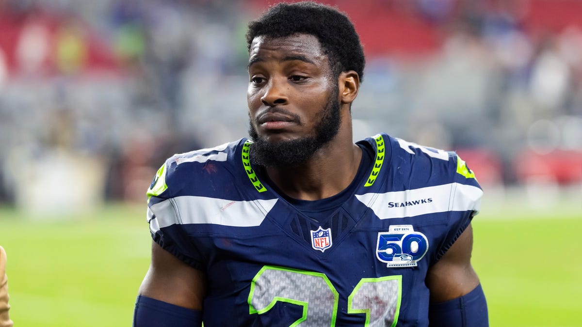 Seattle Seahawks open practice facility to UW football opponents