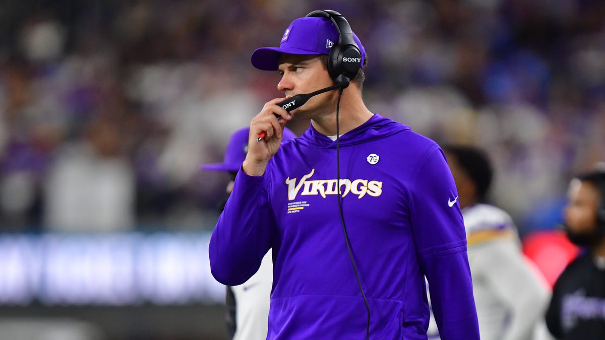 Instant Takeaways from the Vikings' 37-10 loss to the Chargers