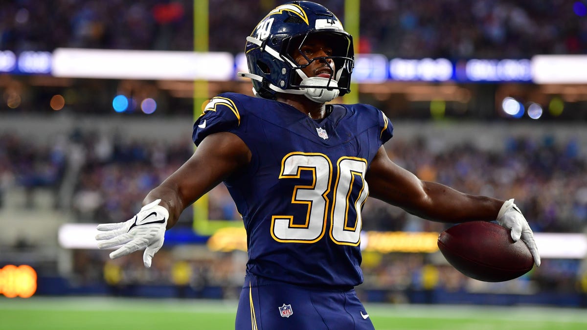 Los Angeles Chargers vs Tennessee Titans picks, odds for NFL Week 9