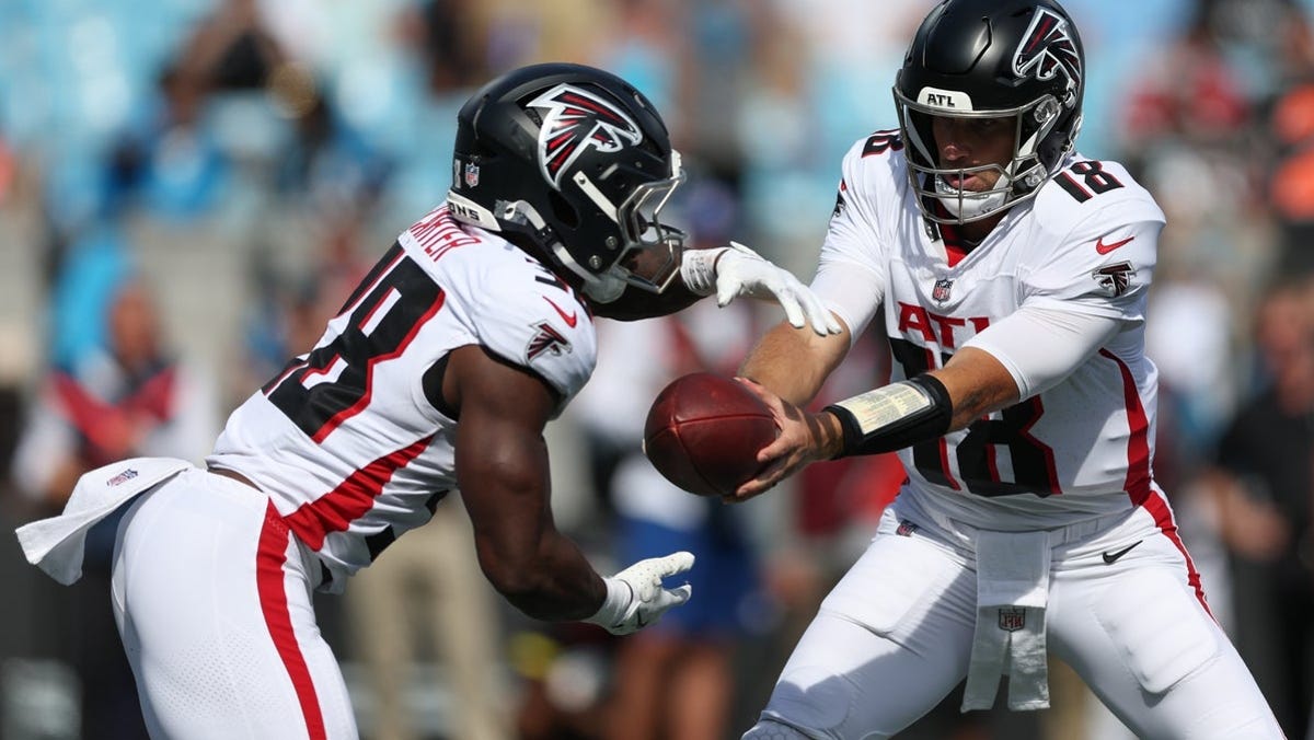 Kirk Cousins player props odds, tips and betting trends for Week 8