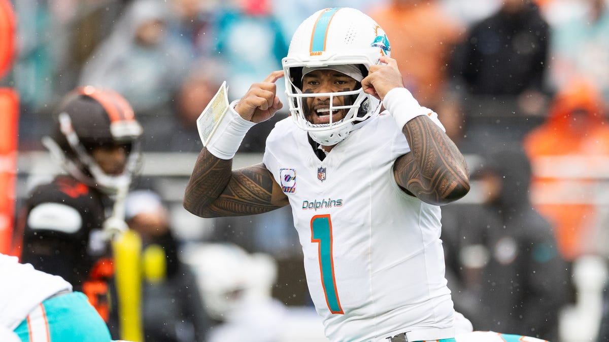 Dolphins at Falcons odds, picks and predictions