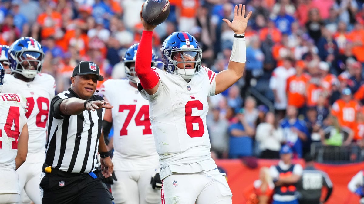 Giants at Eagles odds, picks and predictions