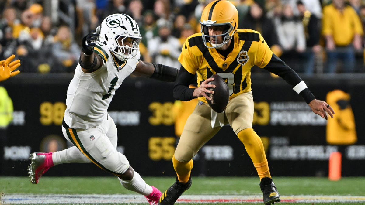 Micah Parsons says Aaron Rodgers offered him his house in Green Bay