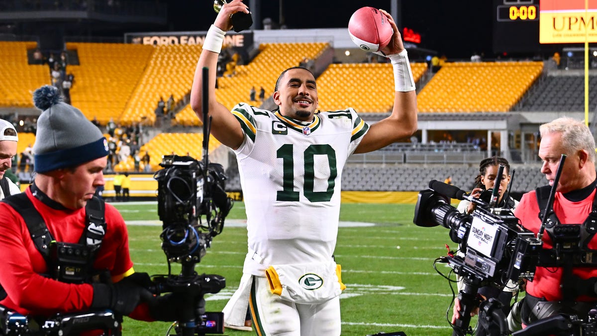 Did Jordan Love get Aaron Rodgers' jersey after Packers-Steelers game?