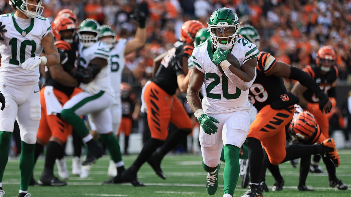 Should the New York Jets sign RB Breece Hall to an extension?