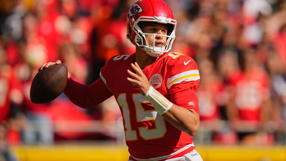 Kansas City Chiefs vs Buffalo Bills picks, predictions for NFL Week 9