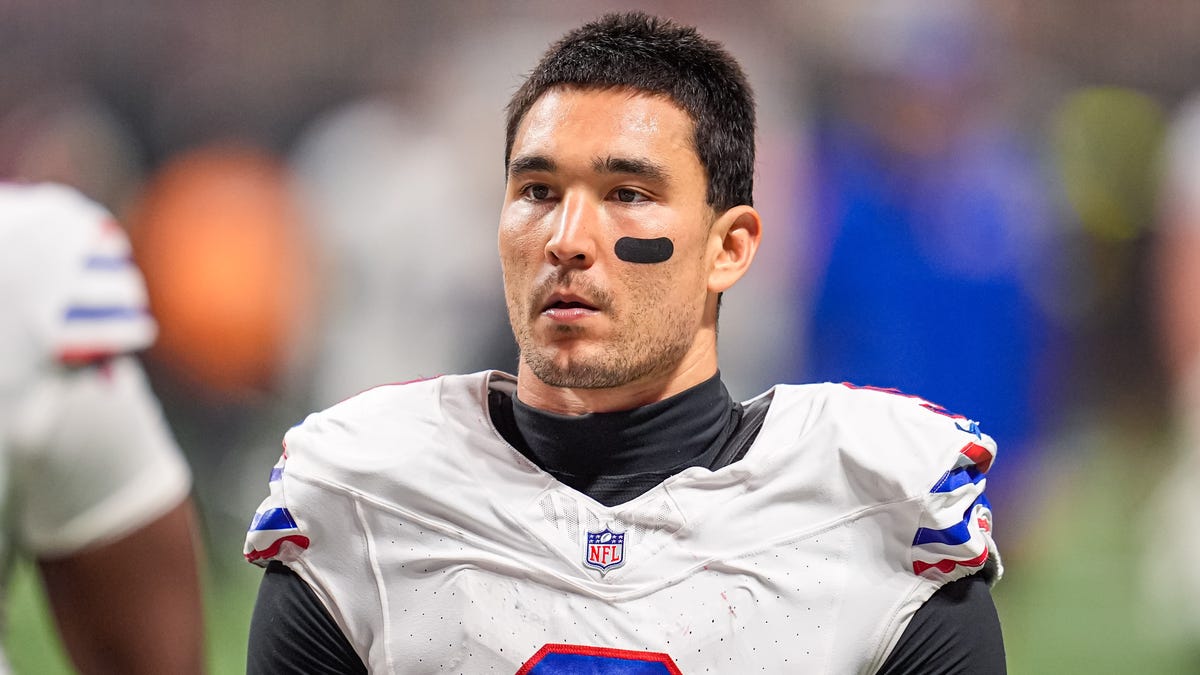 Former UW football star Taylor Rapp placed on injured reserve