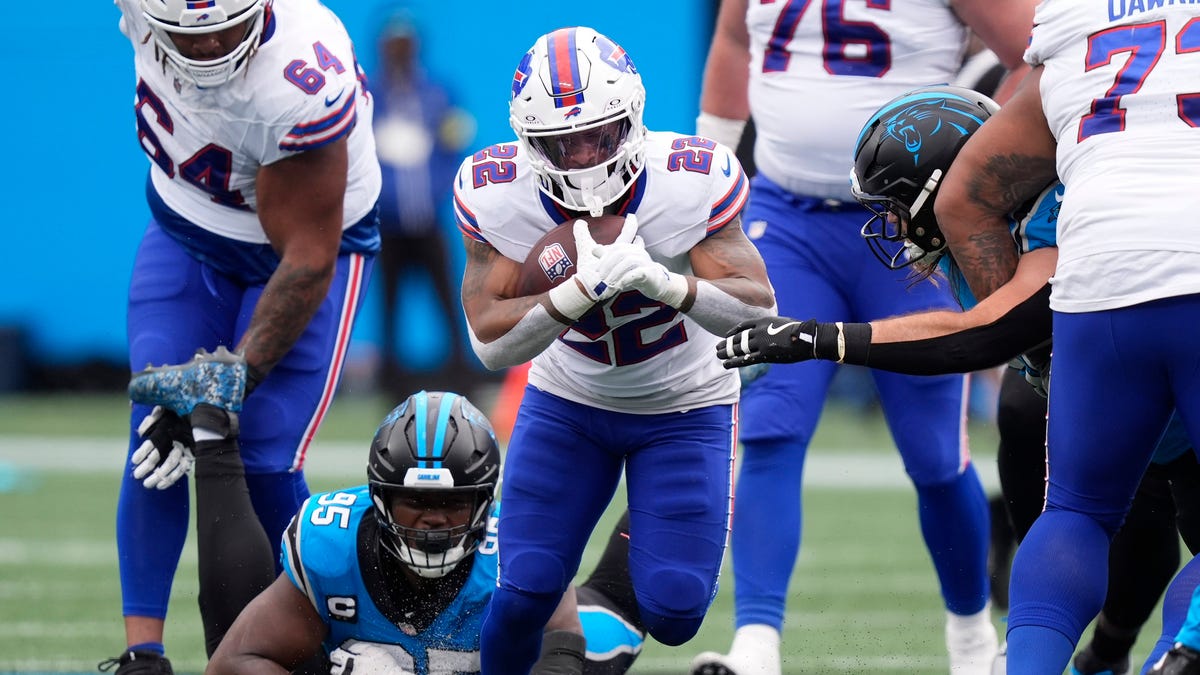 5 lowest-graded Bills players on offense vs. Panthers in Week 8
