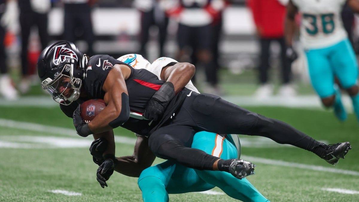 Bijan Robinson player props odds, tips and betting trends for Week 9