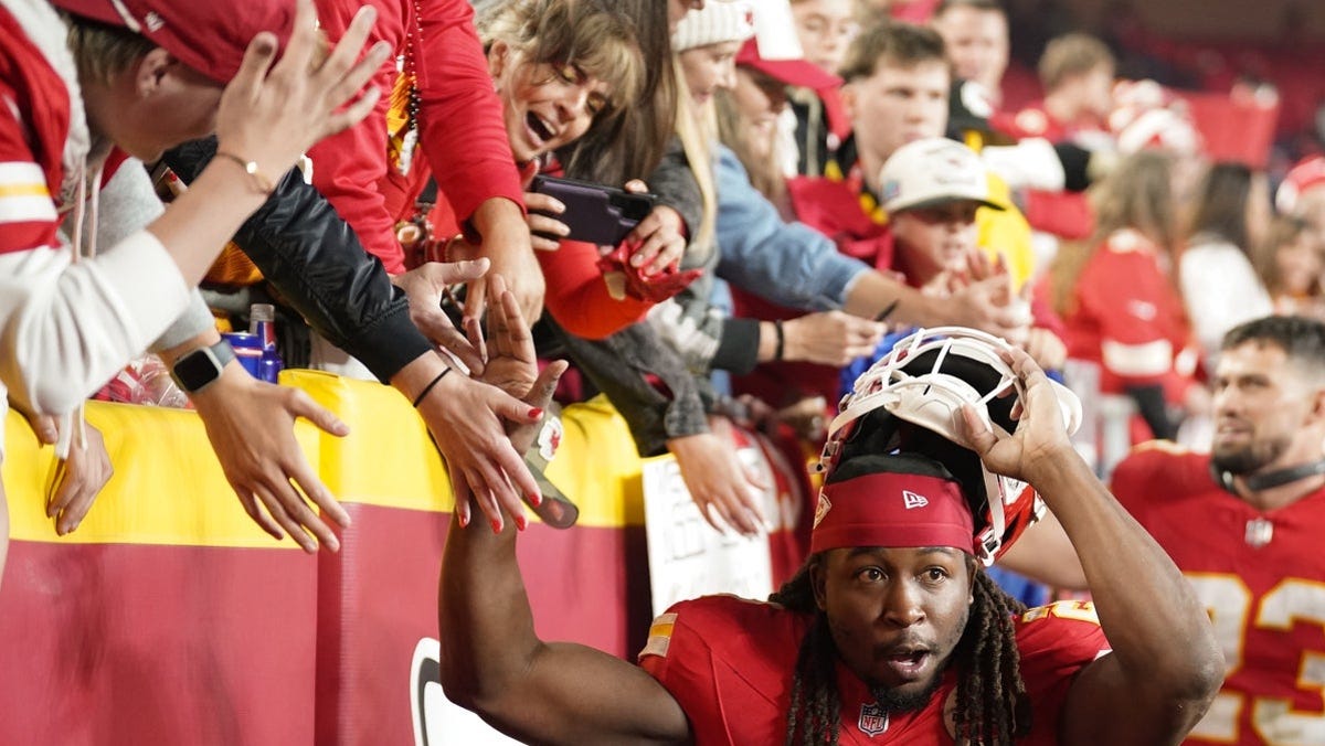 Kareem Hunt player props odds, tips and betting trends for Week 9