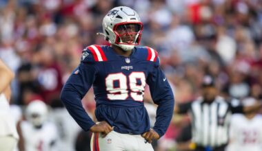 49ers trade for Patriots' DE in draft pick swap, per reports