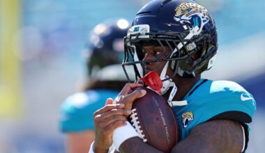 Who has the advantage in Week 9 game?