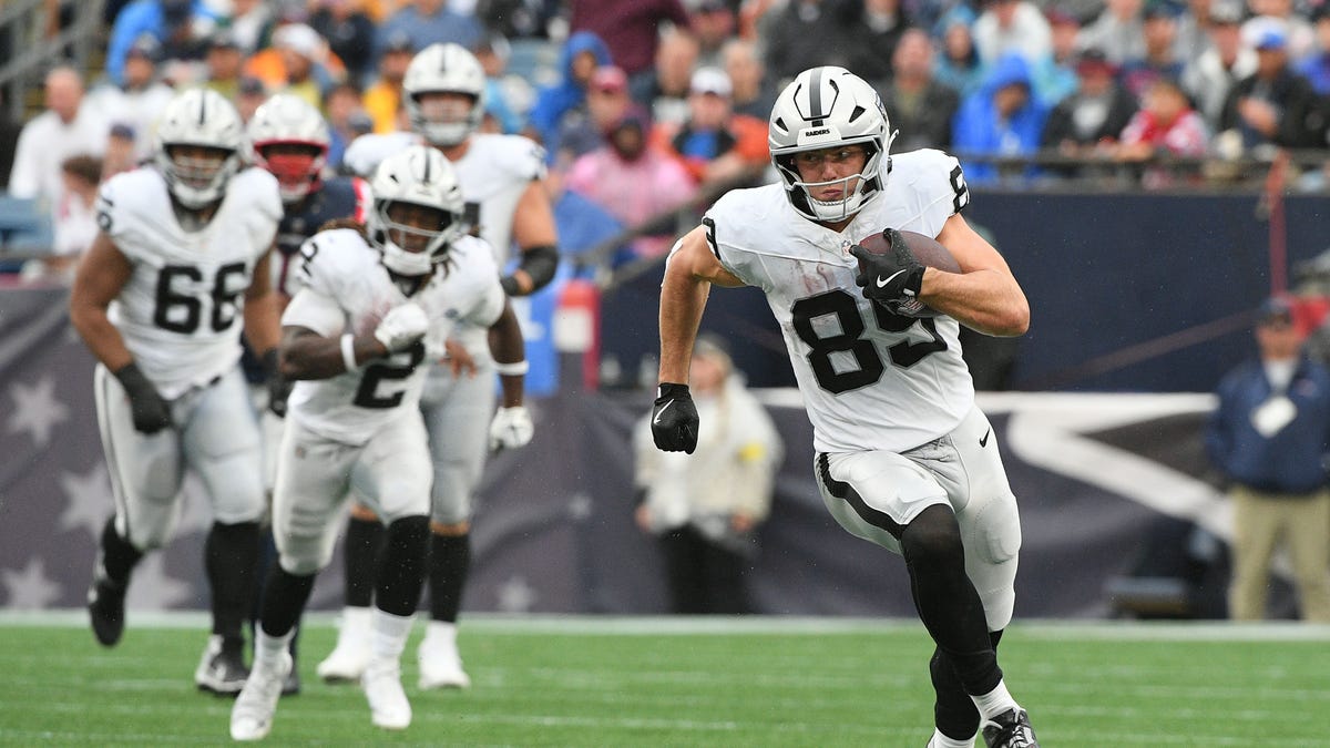 Brock Bowers 'ready to roll' in Week 9