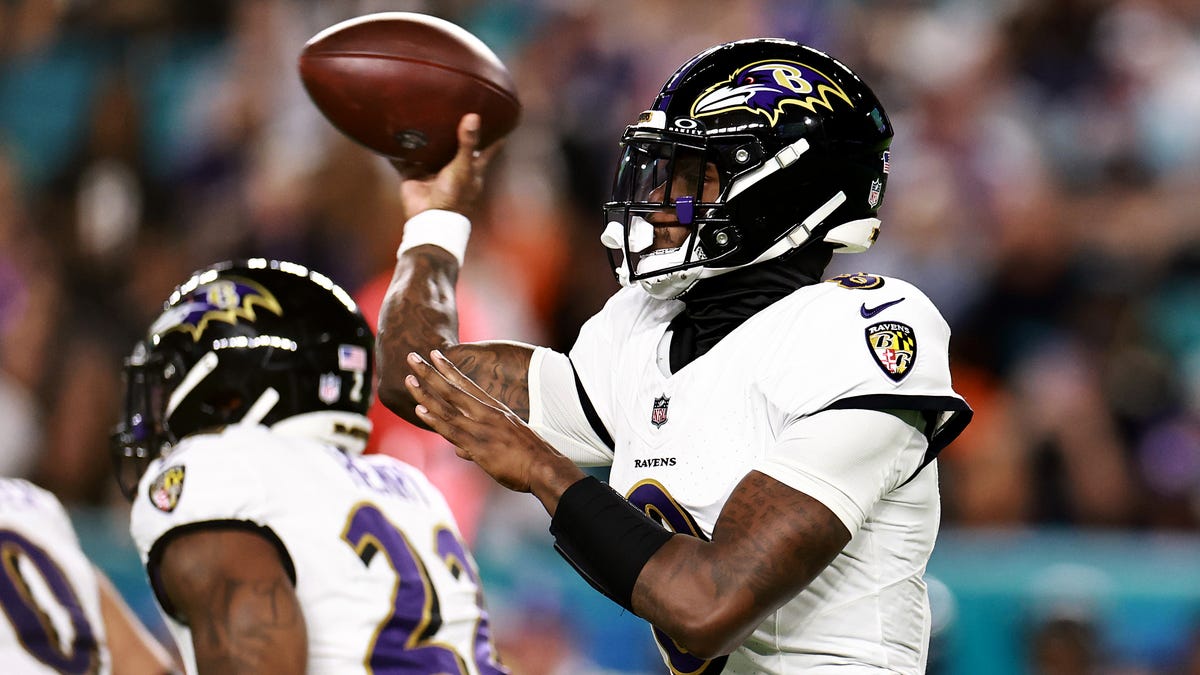 Mike McDaniel, Lamar Jackson lead Ravens-Dolphins winners and losers