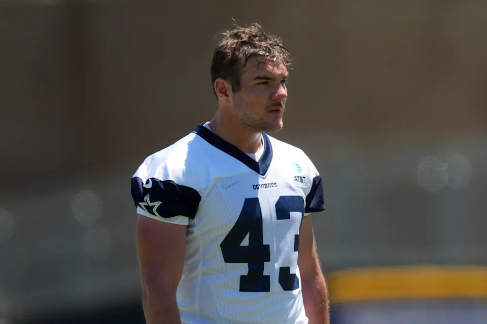 Jul 27, 2023; Oxnard, CA, USA; Dallas Cowboys running back Hunter Luepke (43) during training camp at Marriott Residence Inn-River Ridge Playing Fields. Mandatory Credit: Kirby Lee-USA TODAY Sports