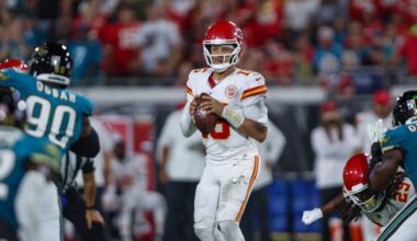 Mahomes passes for over 300 yards in Chiefs’ loss