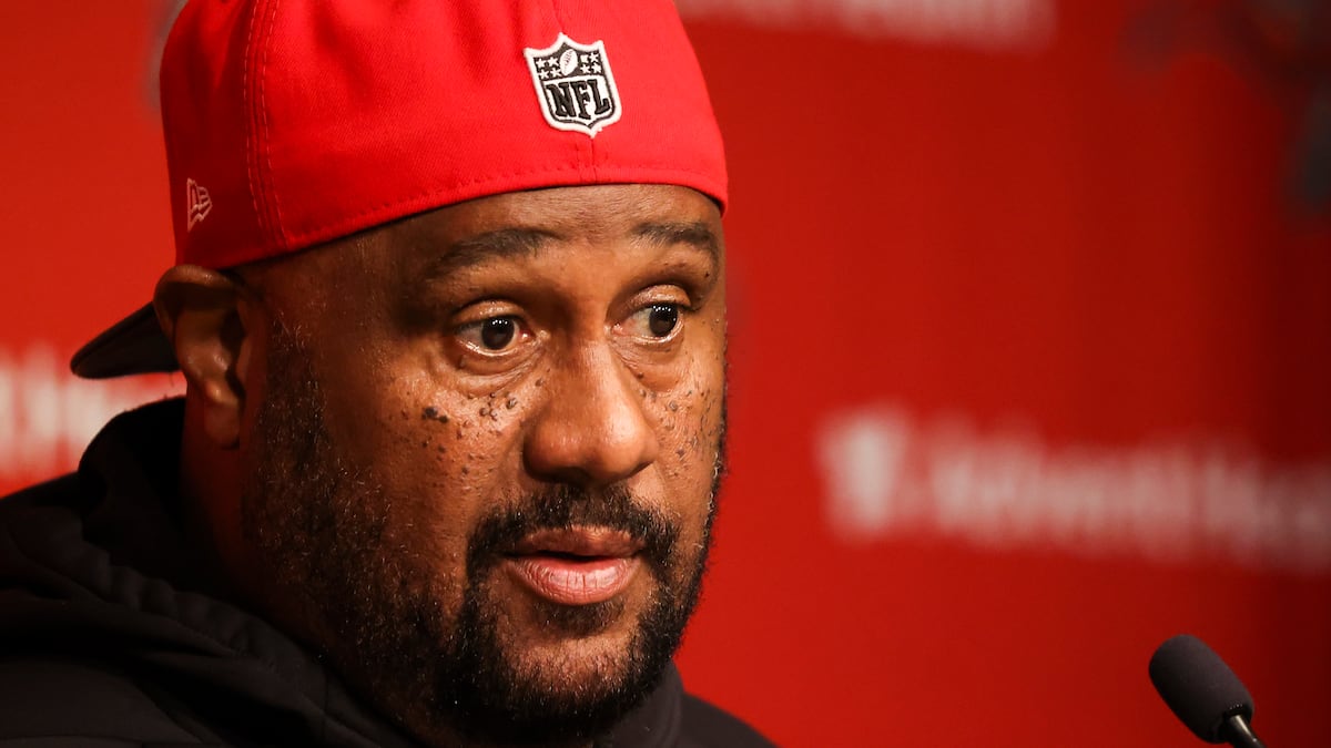 Bucs assistant Skip Peete collapses at practice but is alert, stable - Tampa Bay Times