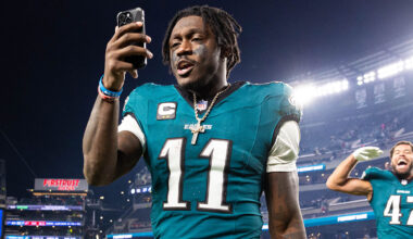 Are Eagles keeping A.J. Brown? Latest NFL trade deadline intel from Dianna Russini – NBC Sports Boston