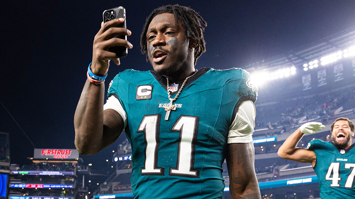 Are Eagles keeping A.J. Brown? Latest NFL trade deadline intel from Dianna Russini – NBC Sports Boston