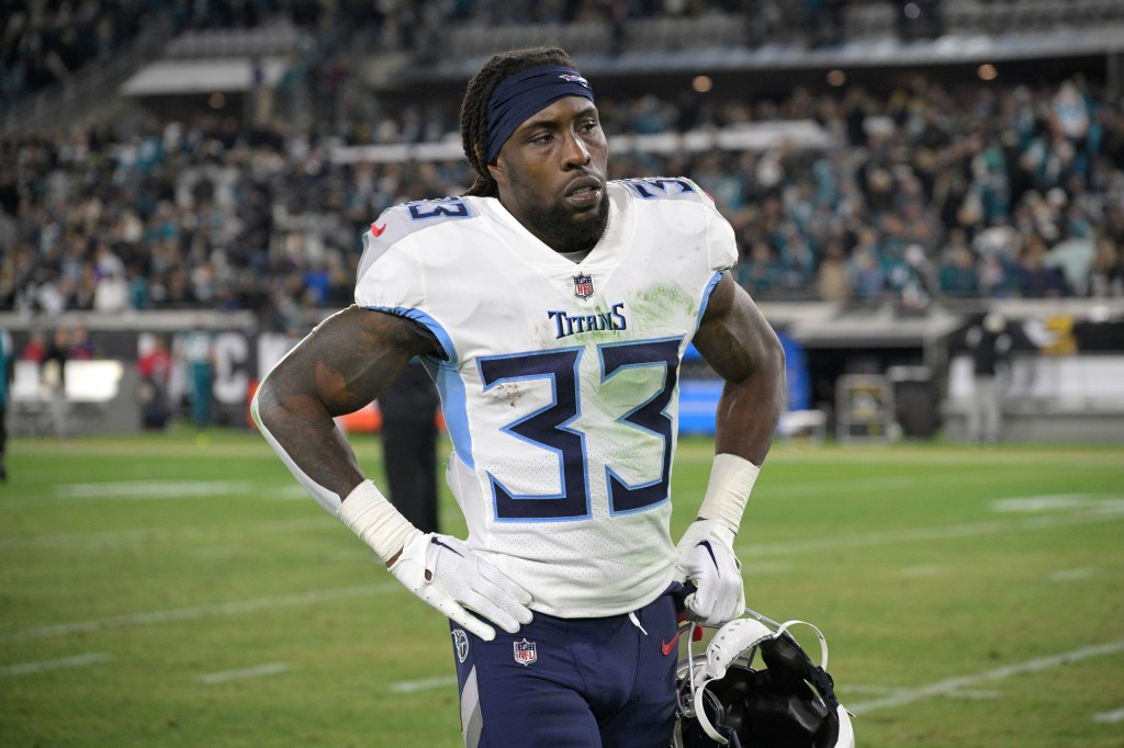 Patriots add two running backs, including ex-Titans veteran