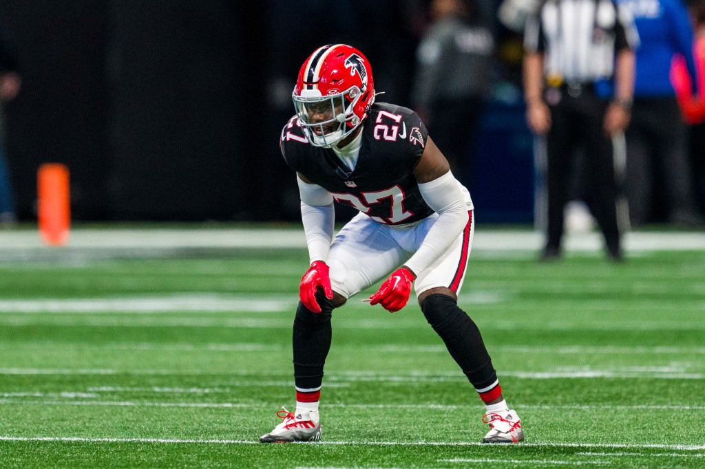 Patriots sign ex-Falcons veteran starting safety amid injuries
